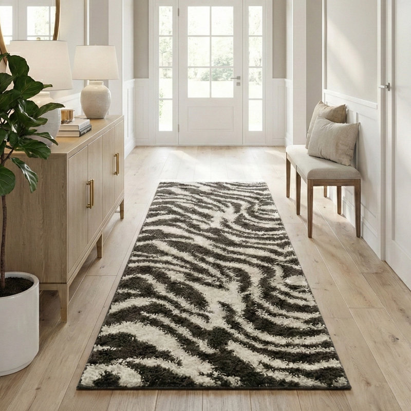 Tapis à motif imprimé animal noir Dondre, Tapis de couloir 2 pi 3 po x 7 pi 3 po