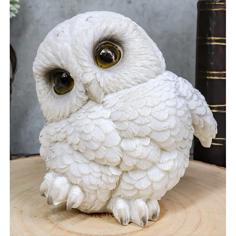 Adorable figurine Loehr Ebros
