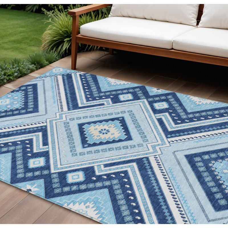 Tapis lavable intérieur / extérieur bleu marine Tribal 8 pi x 10 pi HomeRoots