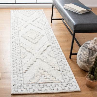 Gurganious Hand Tufted Performance Oriental Rug