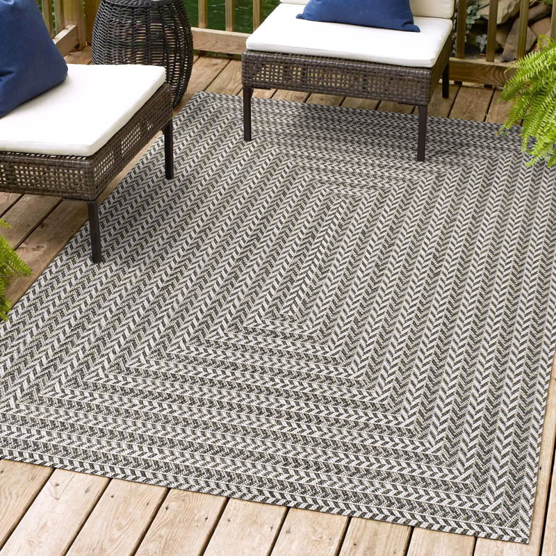 Tapis intérieur / extérieur noir / gris clair Chevron, Rectangle 7 pi 10 po x 10 pi