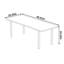 La longue table de salle à manger en bois massif est très simple-106849983