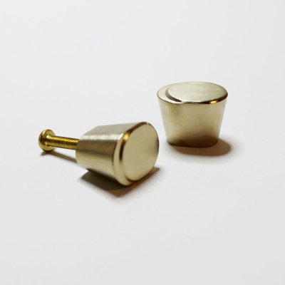 Lunar Eclipse Oval Knob
