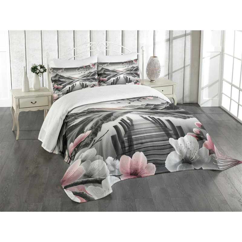 Polyester Floral Coverlet, Queen Coverlet / Bedspread + 2 Standard Shams