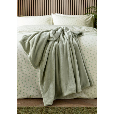 Snug Fleece Throw