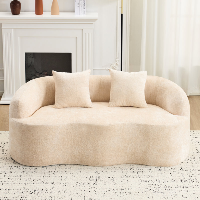 Canapé de compression beige pour petits espaces de bureau, sans assemblage, rembourrage à haute densité crème incurvé avec accoudoir rond et 2 coussins pour chambre à coucher, style élégant