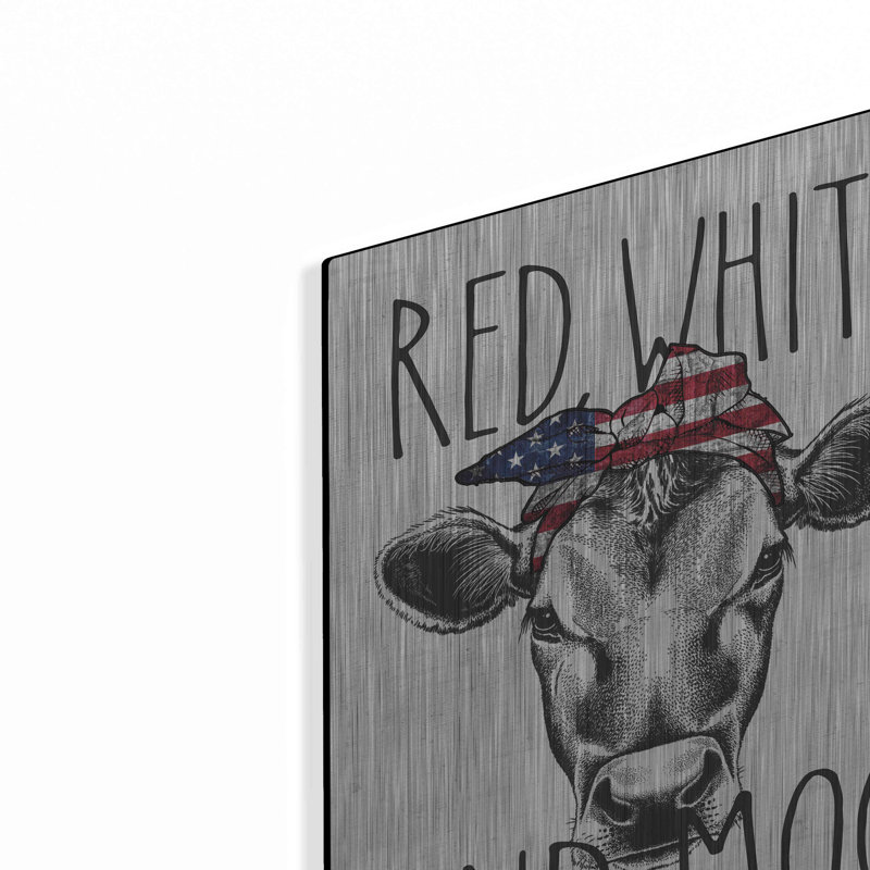 Art mural en métal «Red, White and Moo» par Trinx, H 16 po x l 12 po