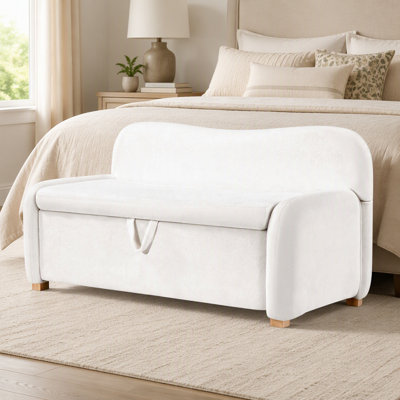 Banc de 55 po avec repose-pieds en fausse peau de mouton, rangement pour dossier blanc, chambre à coucher au bout du lit