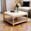 Grande table basse avec repose-pieds carré de 33 pouces avec lin capitonné, tablette de rangement et pieds solides pour le salon et la chambre à coucher