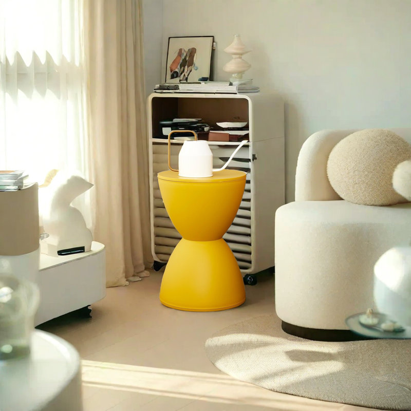 Table de bout Stoltenberg, Jaune, H 17,7 po x L 11,8 po x l 11,8 po