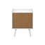 Table d'appoint en stratifié blanc, 61 cm de hauteur, style moderne, avec tiroir de rangement et ouverture pour une utilisation en bout de table dans une chambre ou un salon.