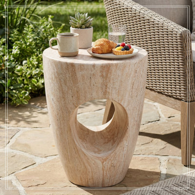 Table de patio avec base robuste