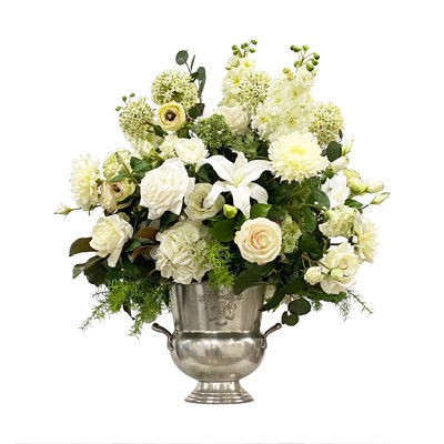 Fleurs mélangées dans un vase