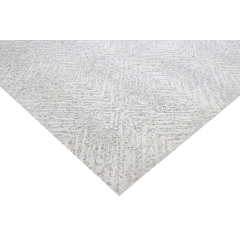 Geometric Area Rug in White/Gray, Rectangle 10' x 14'
