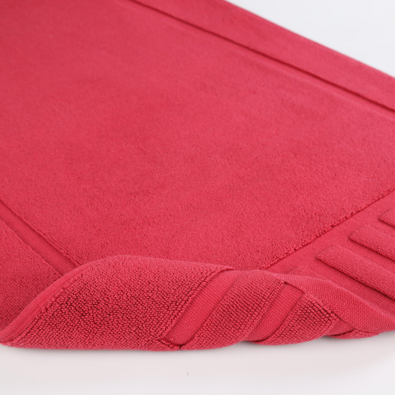 100% Cotton Thick Geometric Border Washable Bath Mats , Cranberry