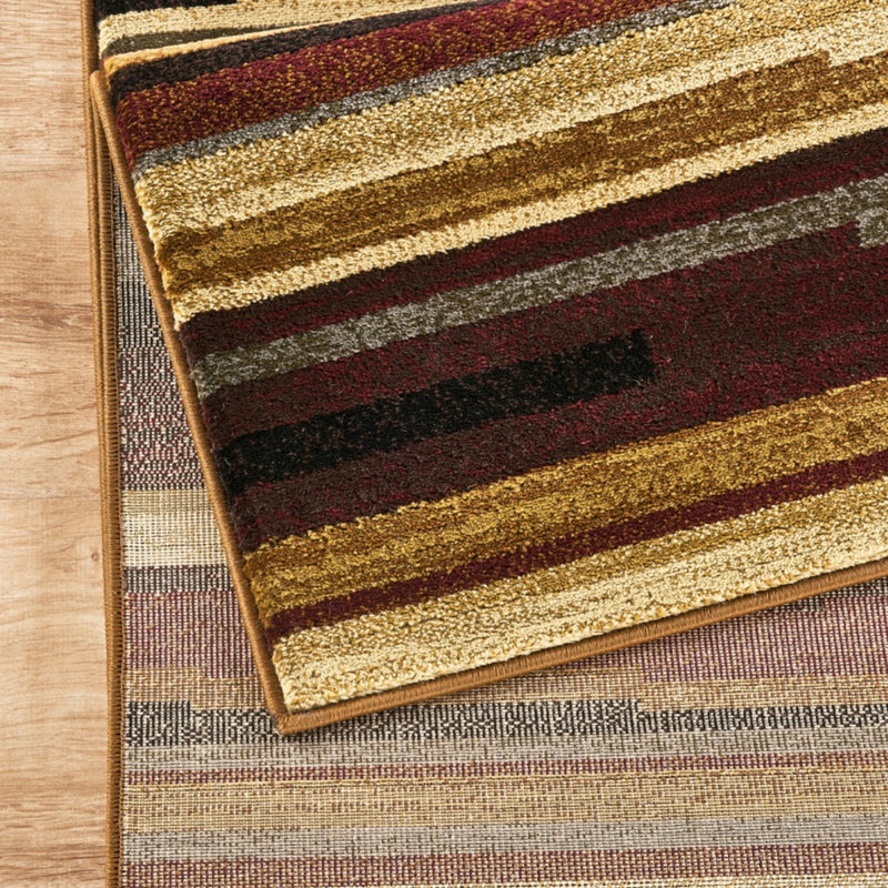 Tapis multicolore 7 pi 10 po x 10 pi 3 po, 7 pi 10 po x 10 pi 3 po