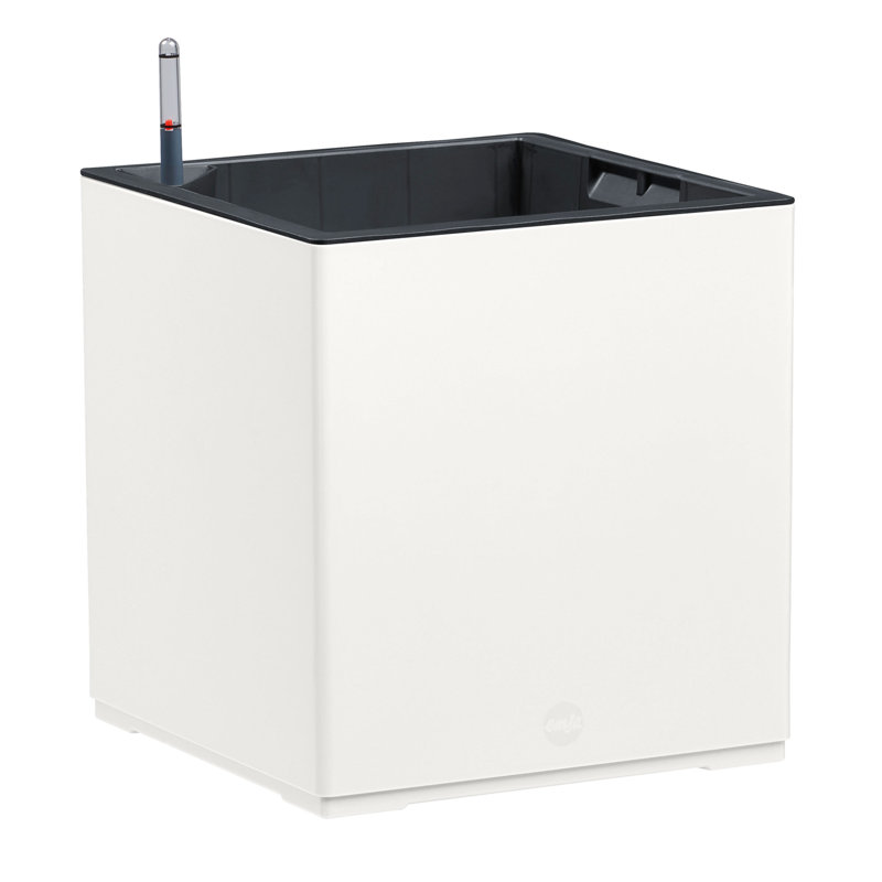 Planter, White