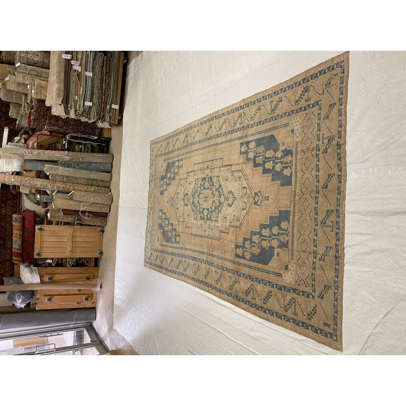 Tapis tribal 6 pi x 10 pi Anatolian
