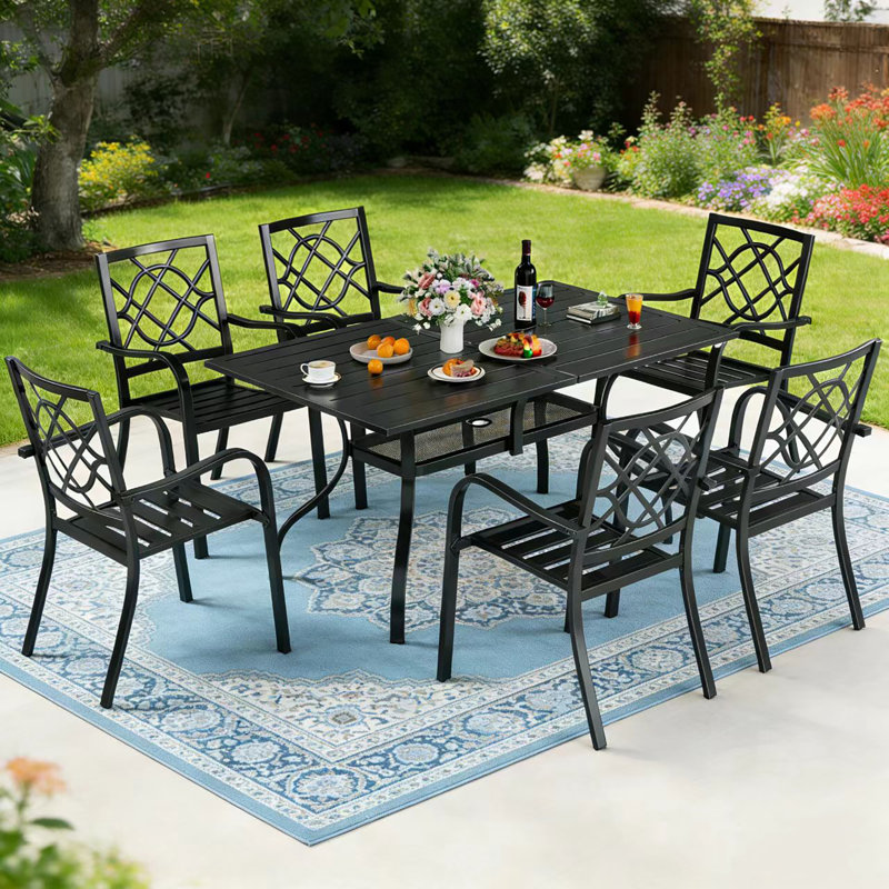 Ensemble de salle à manger d'extérieur en fer forgé 7 pièces Jayc avec 6 chaises empilables en métal et 1 table de salle à manger rectangulaire avec trou pour parasol 1,57 po