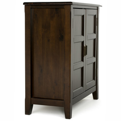 Armoire de rangement basse en bois massif avec tablettes réglables Burlington