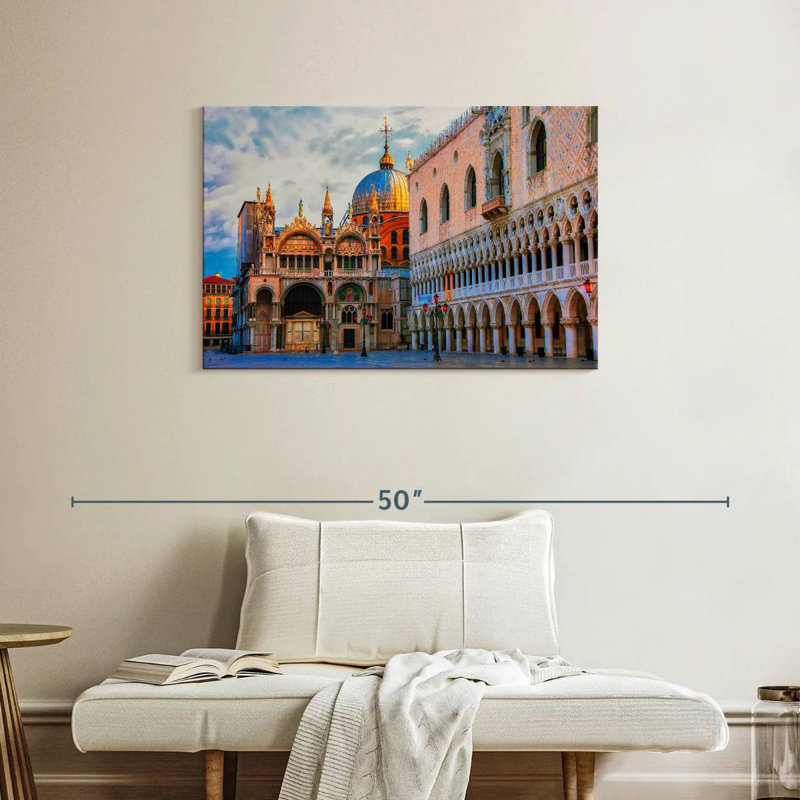 Kavia Saint Mark's Square, 24" H x 36" W