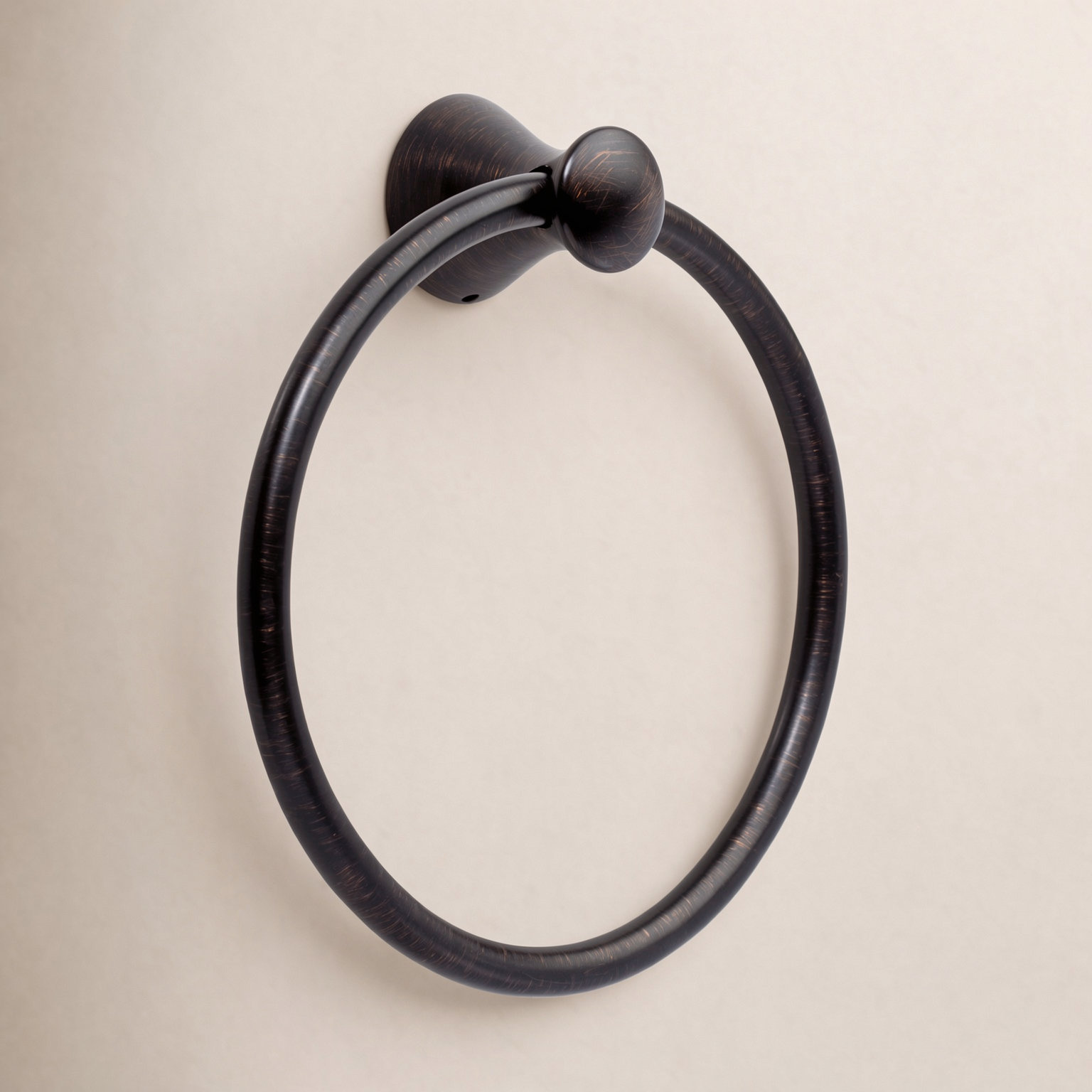 Lahara Round Closed Towel Ring, Venetian Bronze