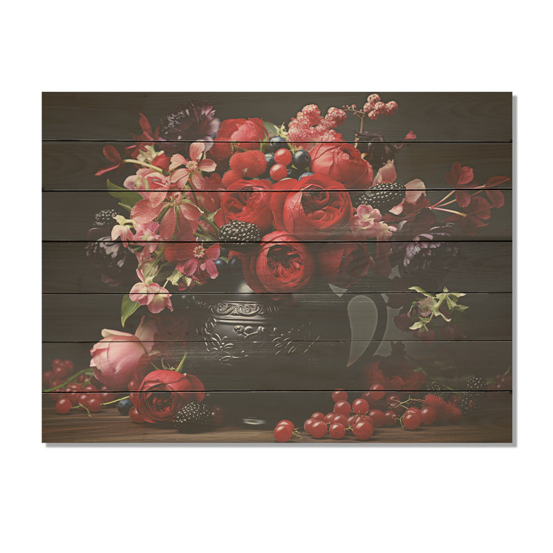 Pot de fleurs rouge dans un style gothique - poterie bohème sur bois, H 10 po x l 20 po