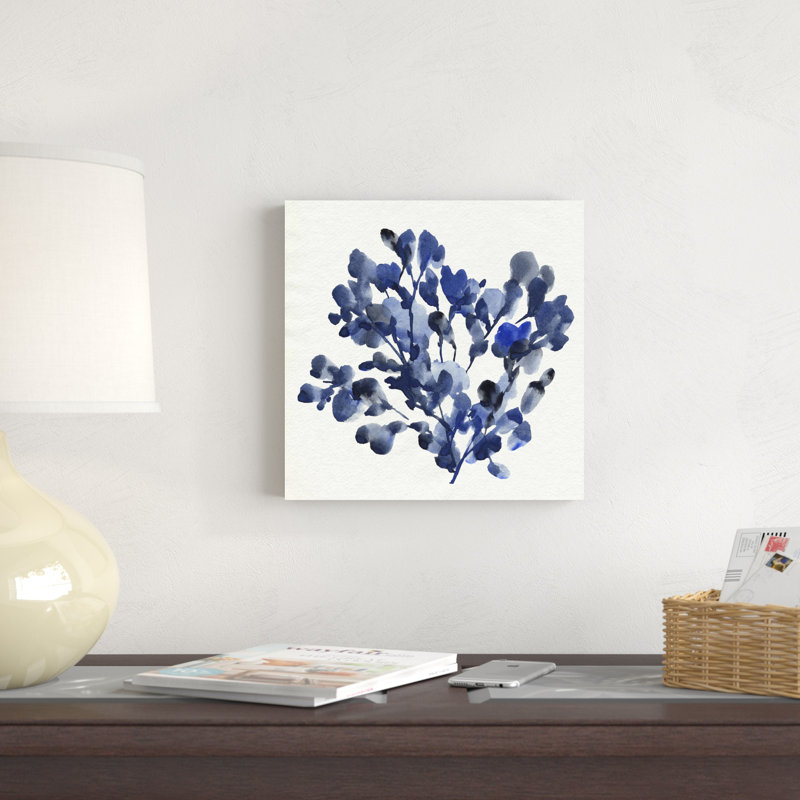 «Cobalt Blossom II» par Annie Warren - peinture sur toile tendue, H 12 po x l 12 po