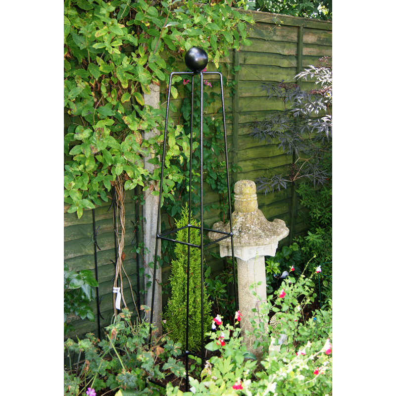 Lamentin Obelisk Trellis, 155cm H x 28cm W x 28cm D