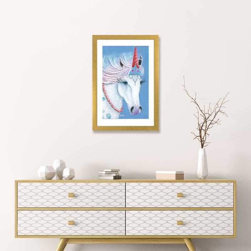 «Unicorn I» par Tava - impression d'art graphique, H 24 po x l 16 po x P 1 po, Papier encadré doré, Blanc
