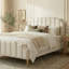 Lit plateforme luxueux en velours capitonné