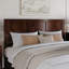 Lit plateforme avec rangement en bois massif Ashante avec pied de lit et tiroirs sous le lit-2141740066-2088022180