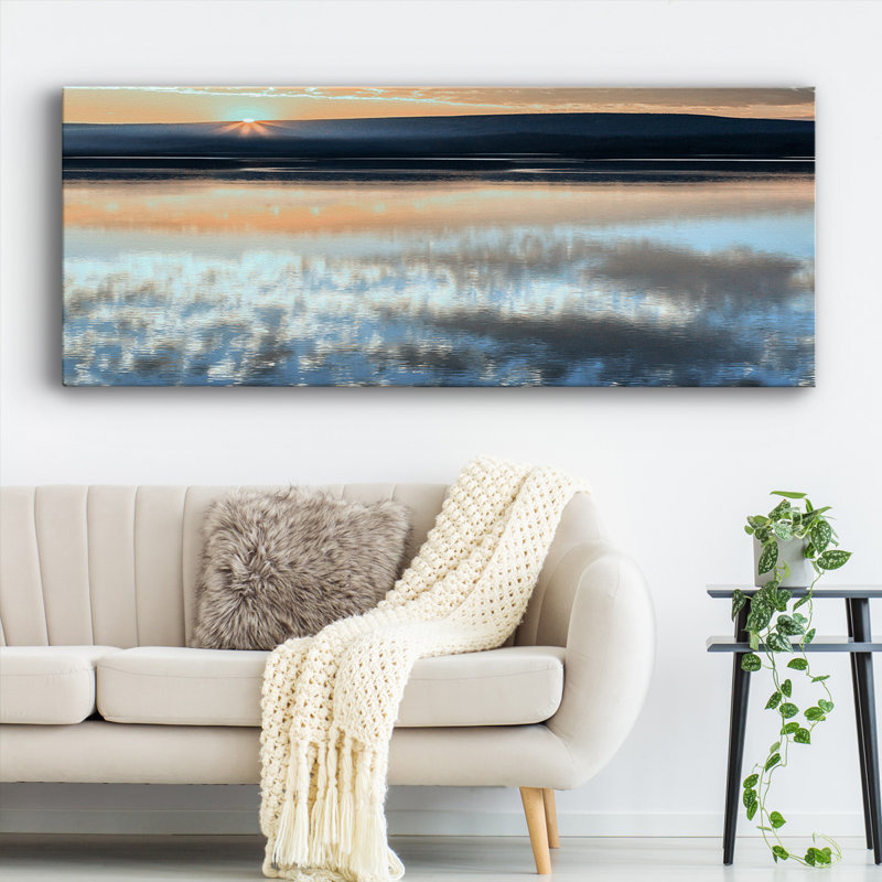 Lever de soleil serein sur toile, H 12 po x l 30 po x P 1,5 po