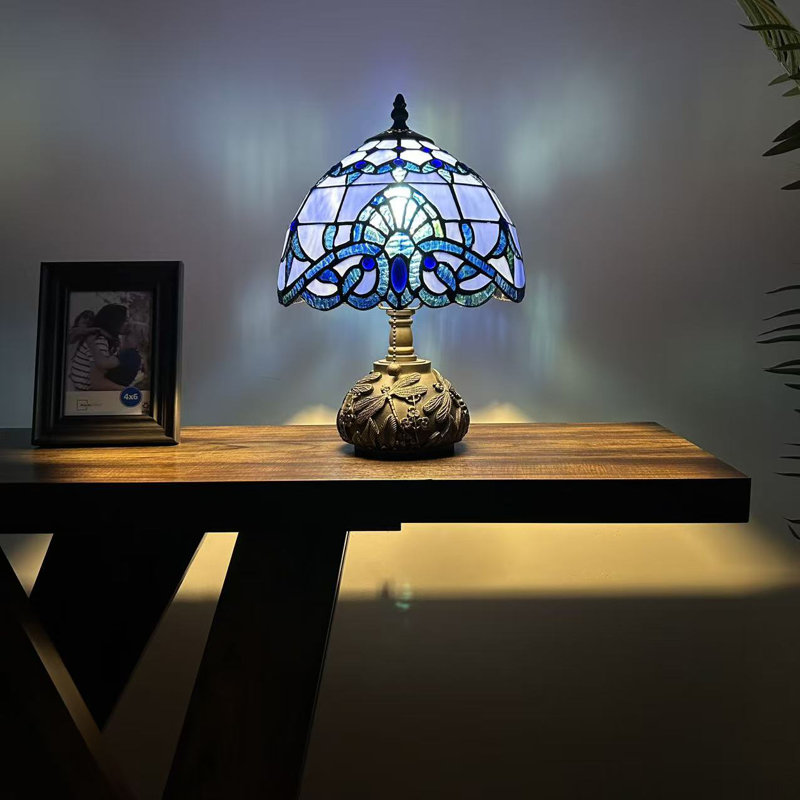 Lampe de table en verre coloré de style baroque lavande Simoniff Tiffany H 14 po x l 10 po, Bleu clair / Bleu foncé