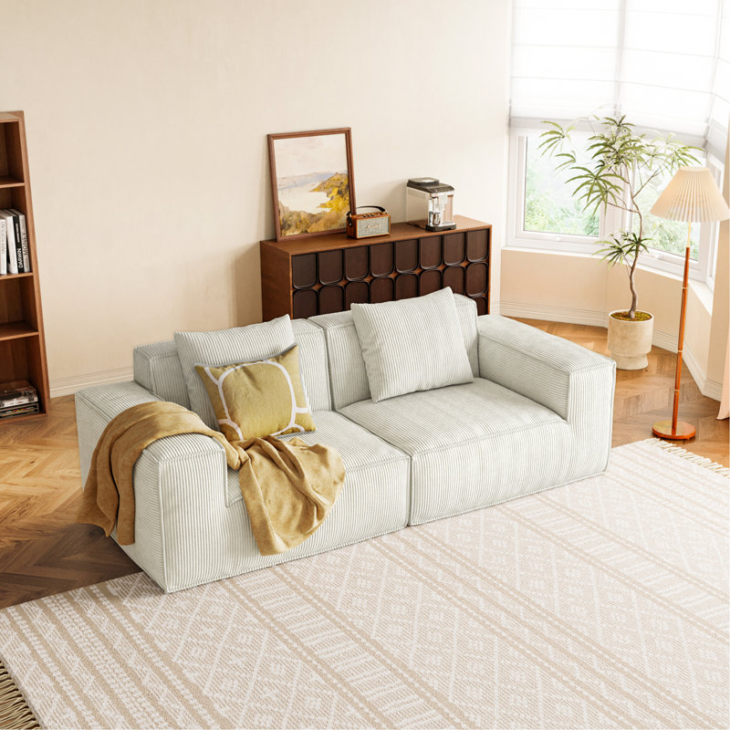Le canapé modulaire peut être converti en un canapé-lit surdimensionné., Cream