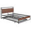 Structure de lit pleine grandeur en métal noir avec couchette, entrées et support à lattes. Aucun sommier tapissier requis pour la décoration intérieure de chambre à coucher moderne-1356549520-1356549521