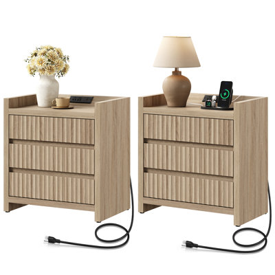 Bethlehem Modern Fluted 3-Drawer Nightstand With Charging Station by Ebern Designs