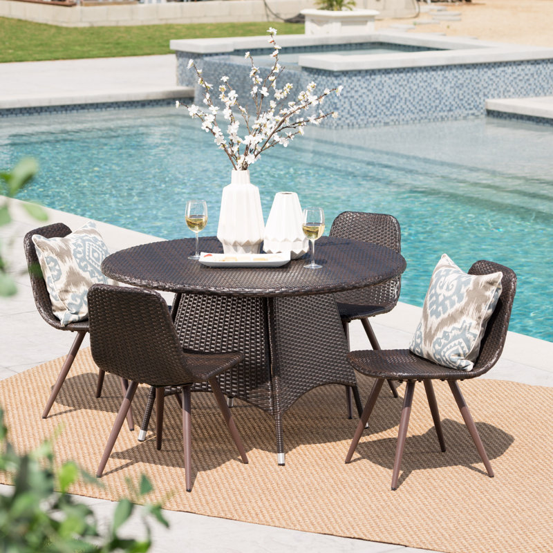 Bigby 4 - Person Round Outdoor Dining Set