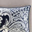 Housse de couette pour lit double / grand lit avec détails brodés et bordure bordée de 6 coussins décoratifs à motif complexe