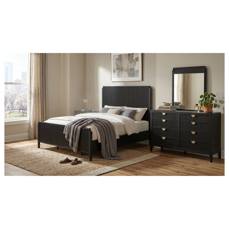 Ensemble de chambre à coucher 3 pièces Fernhollow Eastern King avec tête de lit cannelée, commode à 8 tiroirs et miroir en bois d'hévéa noir