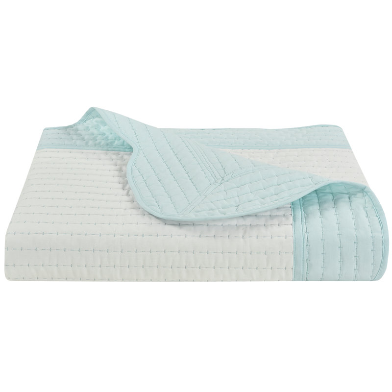 White Cotton Full Quilt with Scallop Trim
