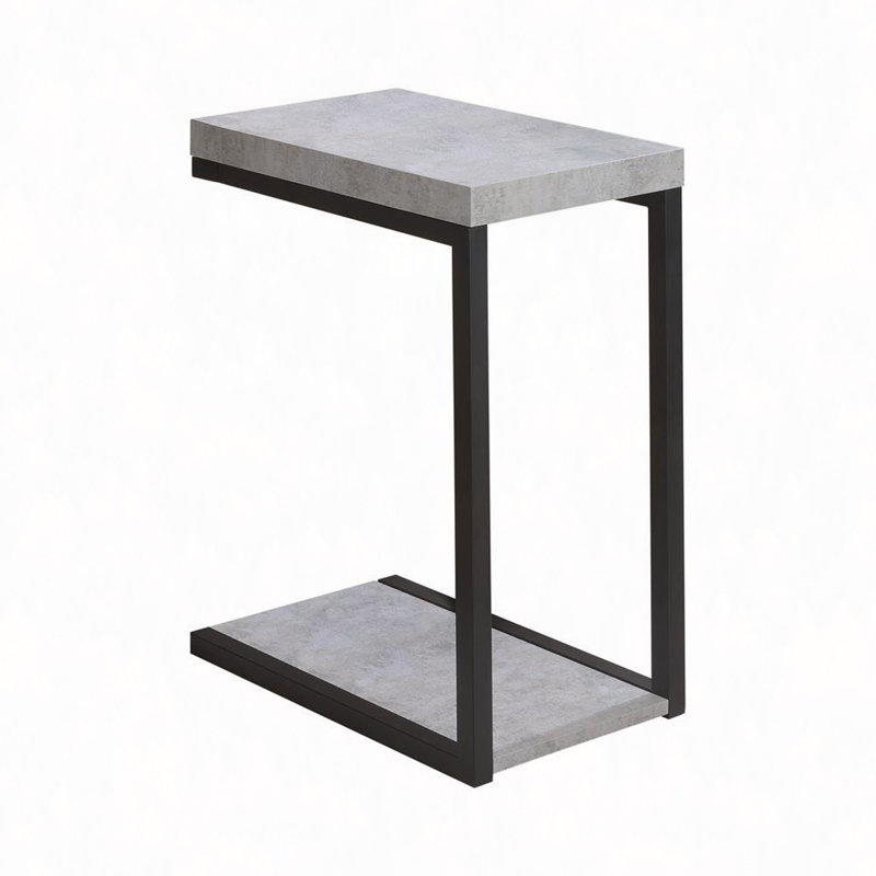 Table en ciment et en-cas