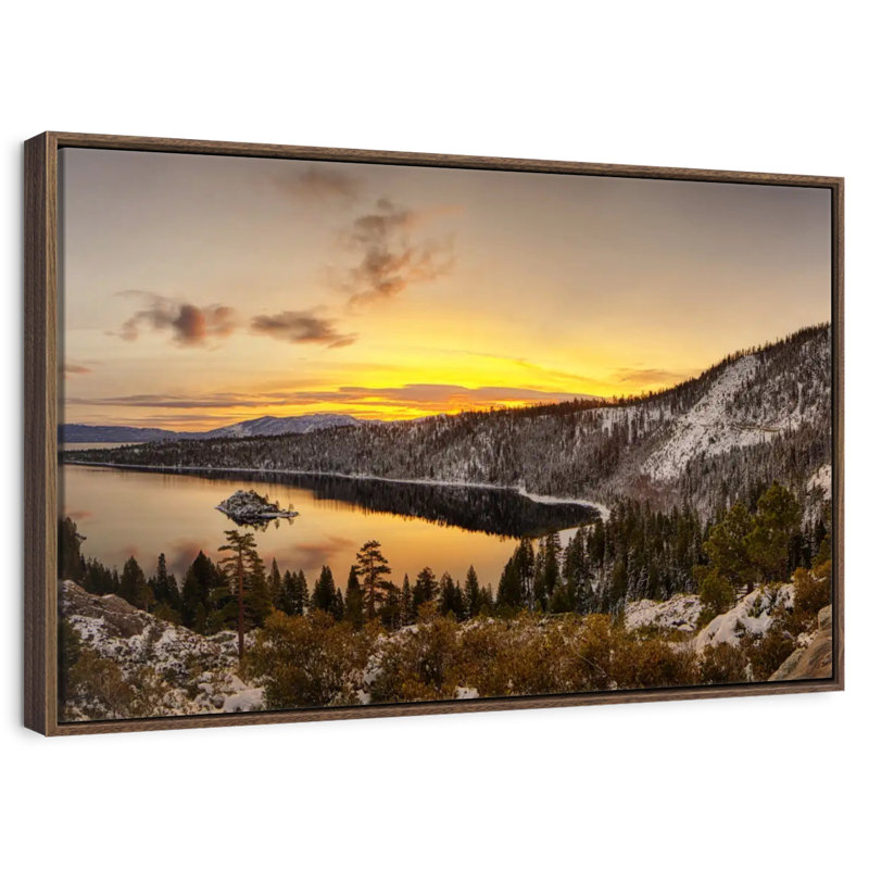 Lever du soleil sur le lac Tahoe, 37 po x 25 po, Cadre flottant noyer
