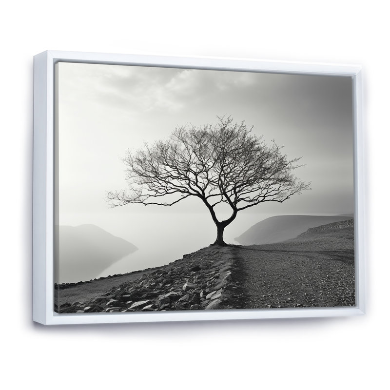«A Beautiful Tree In Lakeside Scenery», reproduction sur toile, H 30 po x l 40 po x P 1,5 po, Cadre flottant blanc