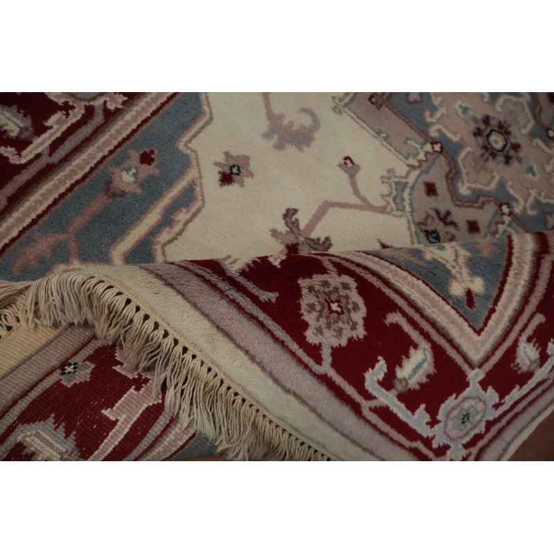Tapis oriental riche ivoire et rouge avec motif classique 4 x 6