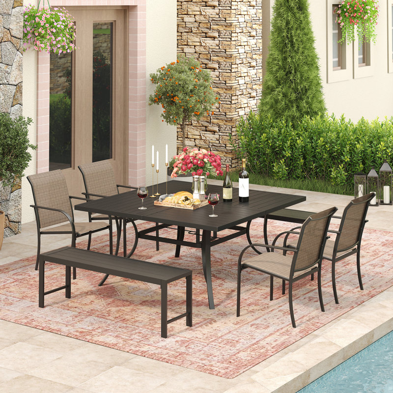 Ensemble de patio 7 pièces comprenant une table carrée de 59 po, 4 chaises empilables et 2 bancs, Brun / brun