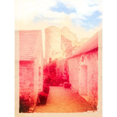 Killiane Castle and Farm in Pinks and Blues par Grotto Studios