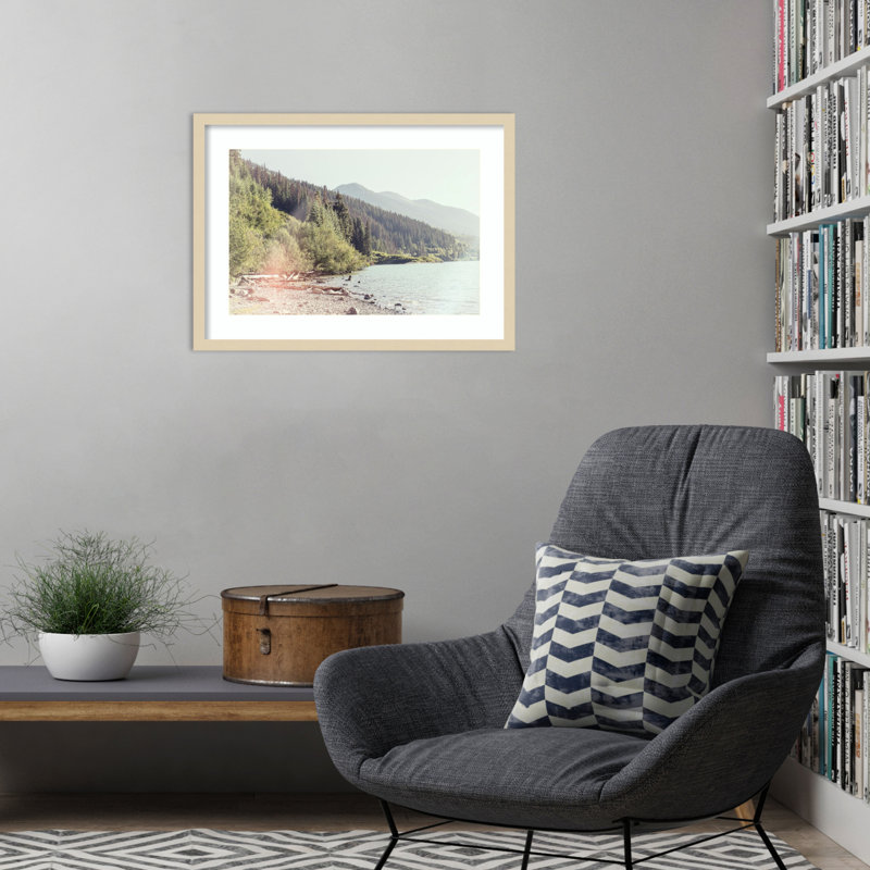 «Shoreside Serenity» par Lynann Colligan, impression sur bois encadrée, H 19 po x l 25 po