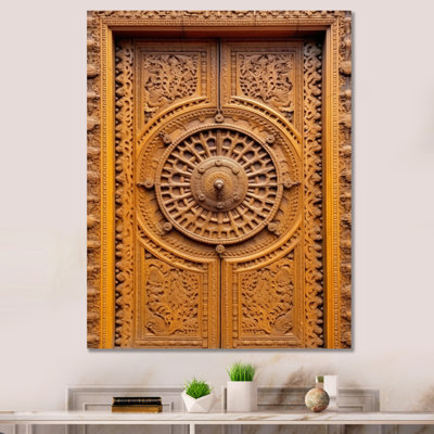 Vieille porte en bois sculpté neuvième