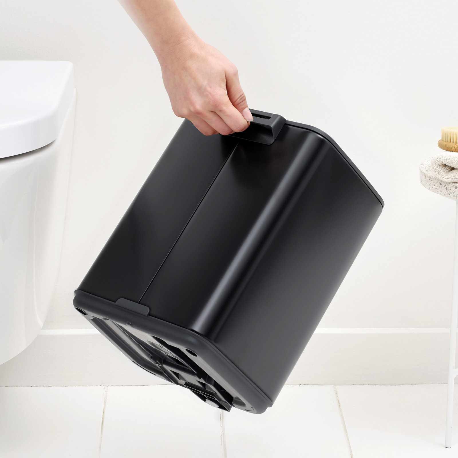 Bo Step On Trash Can, 1.8 Gallon (7 Liter), Matte Black